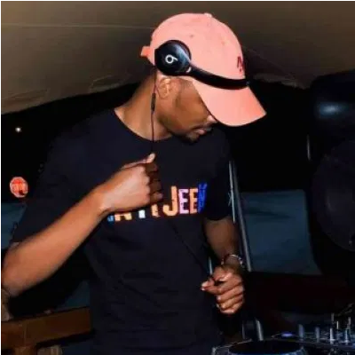 Semi Tee released a new trak he called “T-Man xpress Birthday Celebration Mix”.