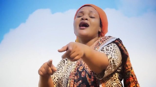 Bony Mwaitege ft Bahati Bukuku – Soma Mwanangu